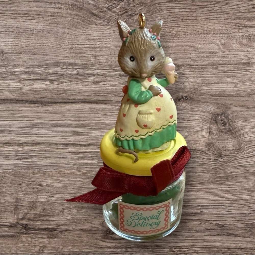 Vintage Enesco "Merry Mother-To-Be" Mouse Pickle Ornament - 1991